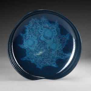 Splendid blue lacquered charger depicting crabs