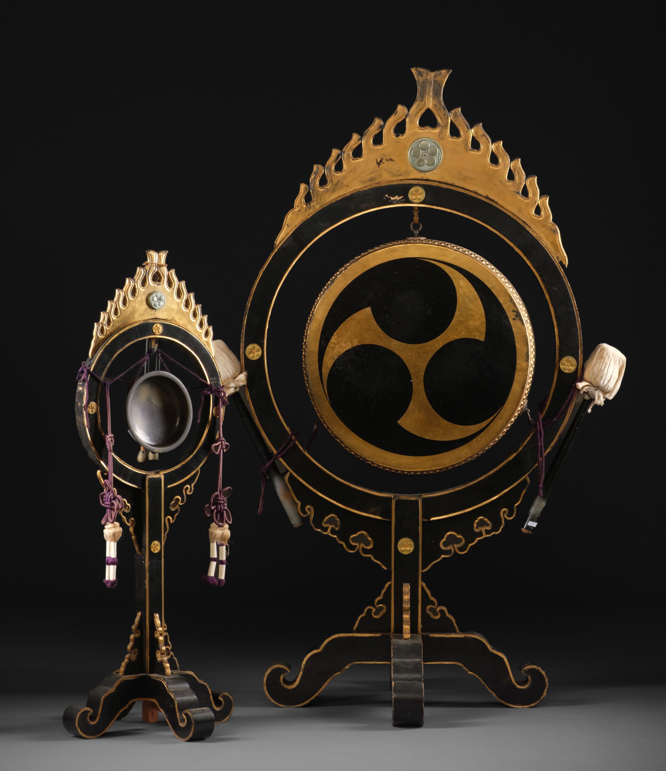 Pair of Japanese hanging court instruments - Image 3