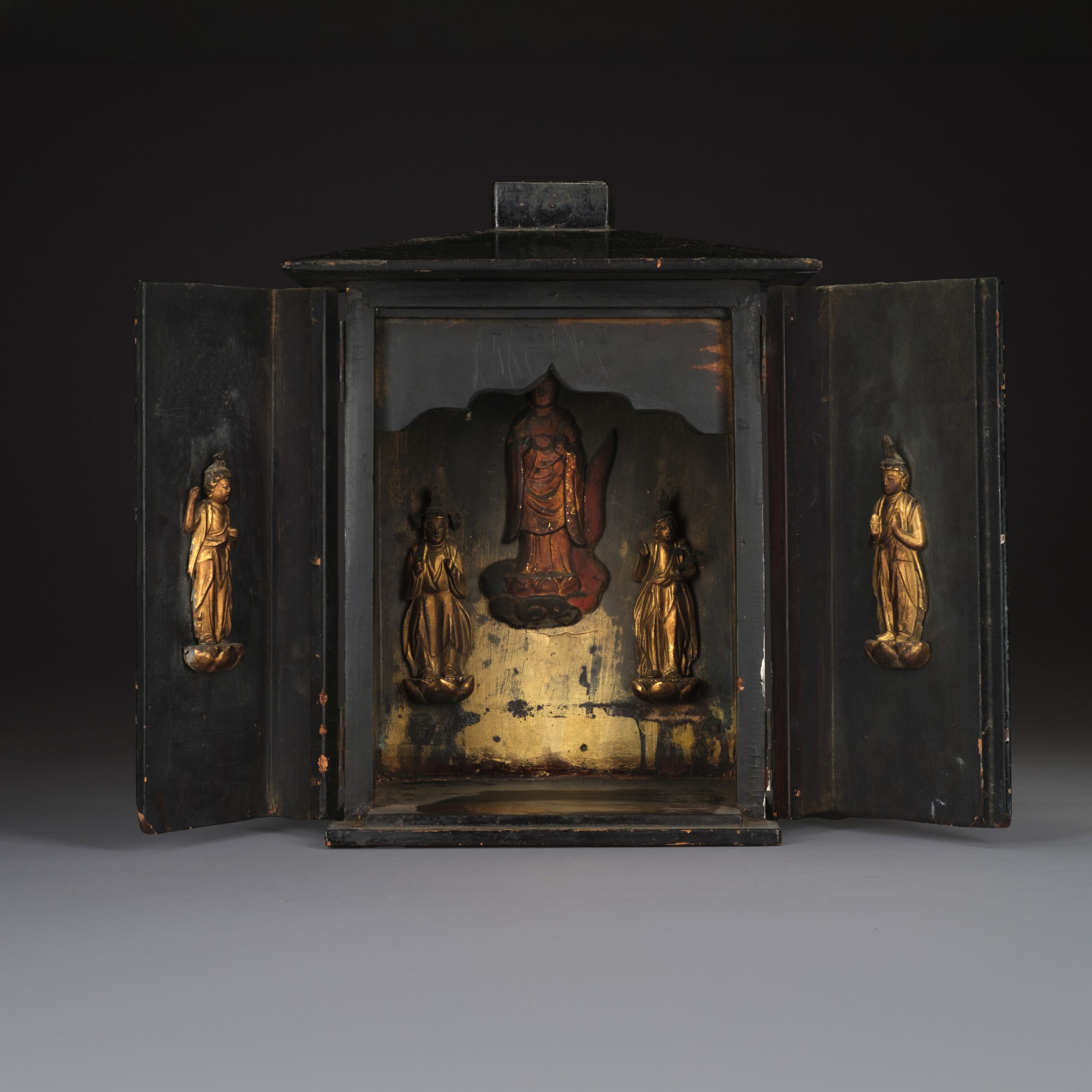 Portable shrine 厨子 (zushi) with Jizô Bosatsu 地蔵菩薩 and attendant ensemble