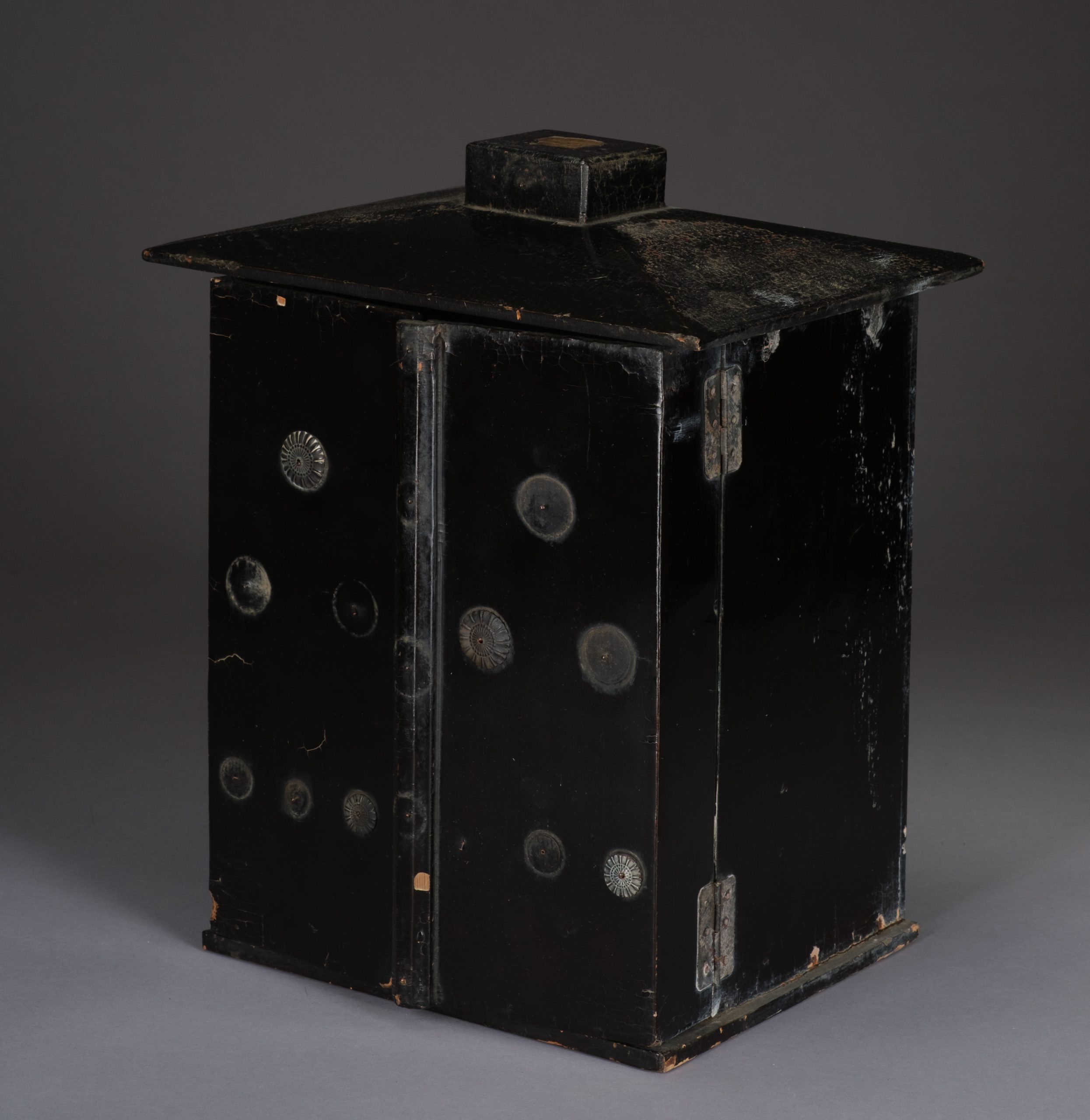 Portable shrine 厨子 (zushi) with Jizô Bosatsu 地蔵菩薩 and attendant ensemble - Image 10