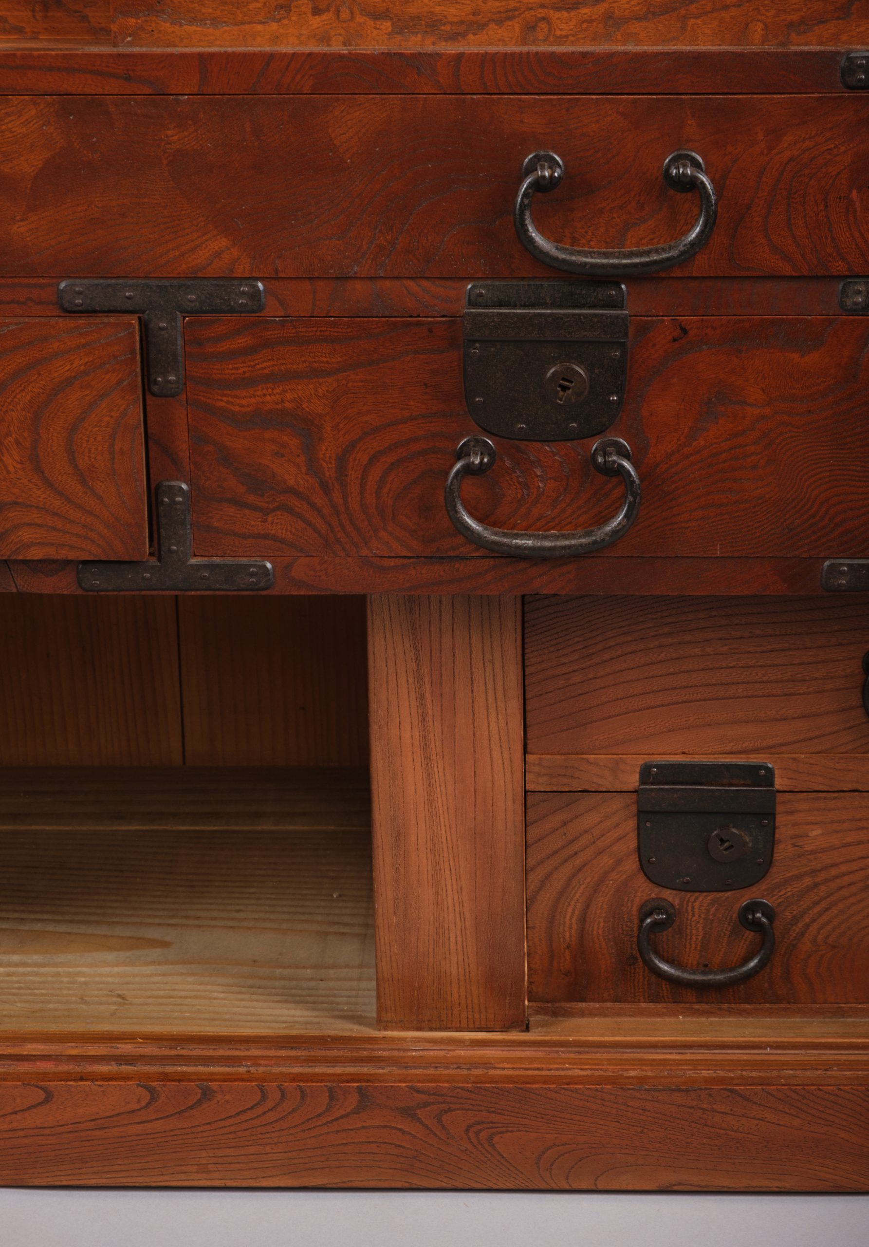 Merchant’s chest 帳場箪笥 (chôba dansu) i - Image 6