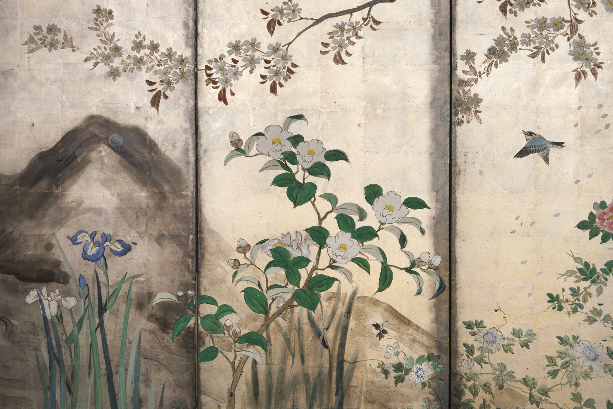 Superb folding screen spring garden on silver leaf - Image 4