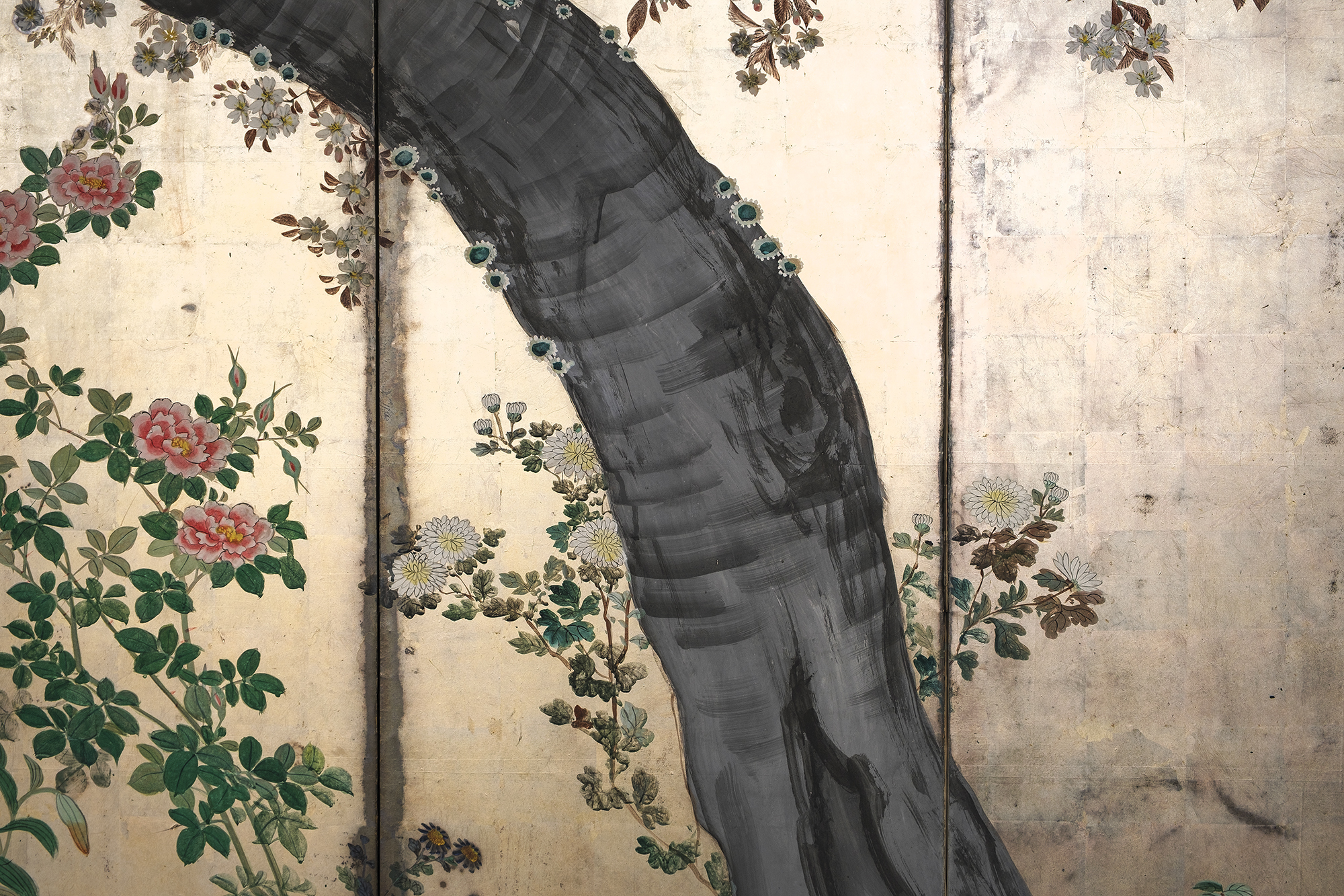 Superb folding screen spring garden on silver leaf - Image 6