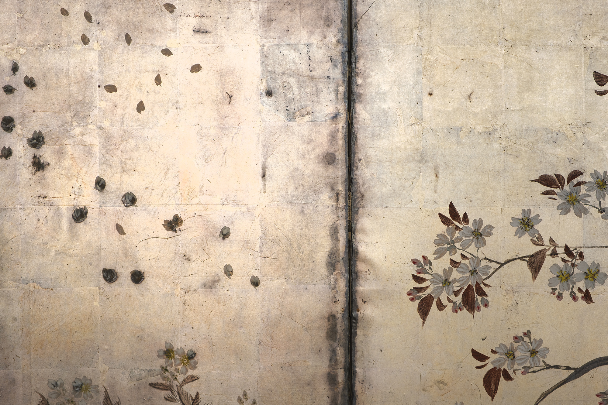 Superb folding screen spring garden on silver leaf - Image 9