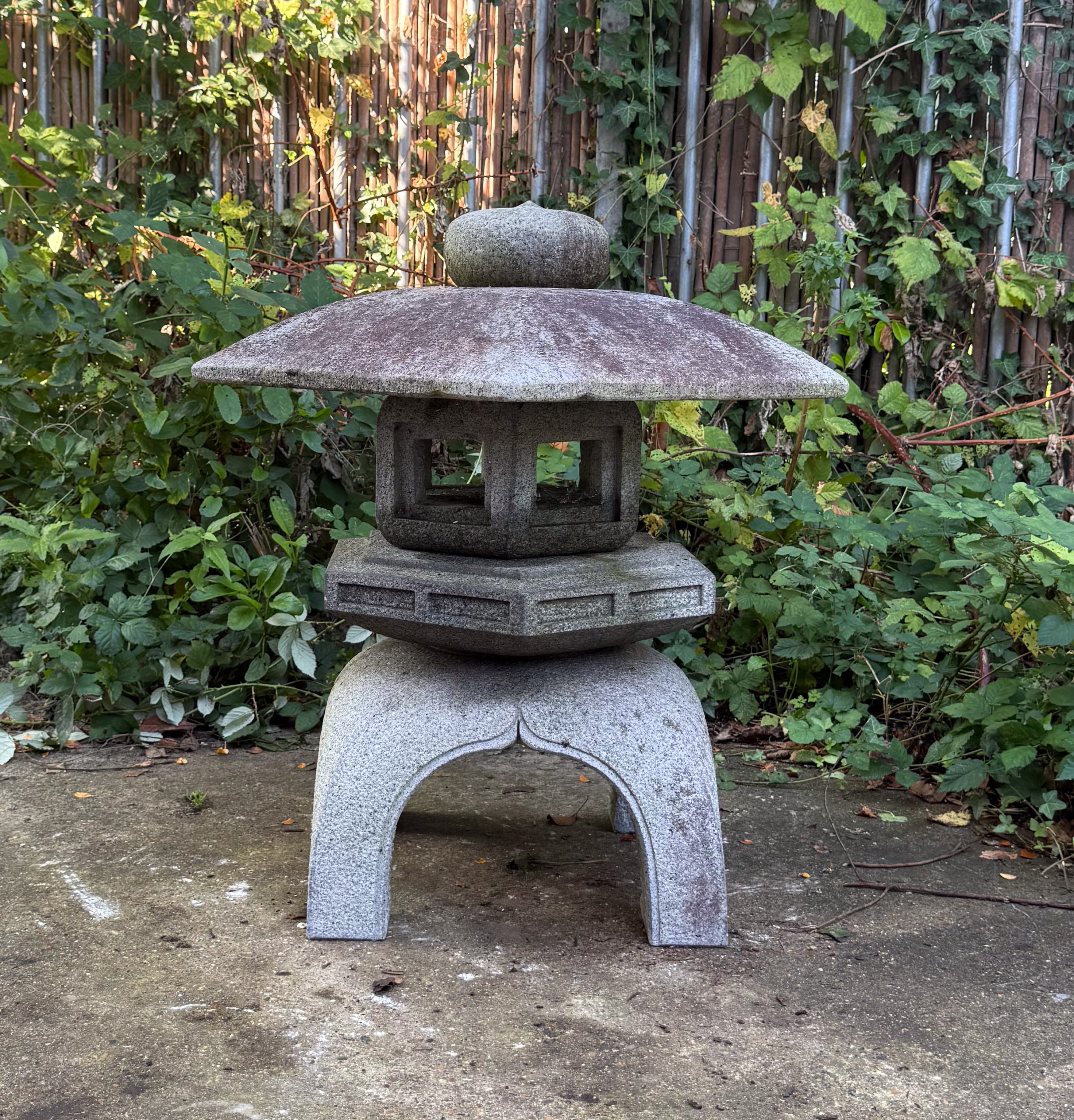 Granite garden lantern, known as a ‘Kaku Yukimi Ishidôrô’ - Image 2