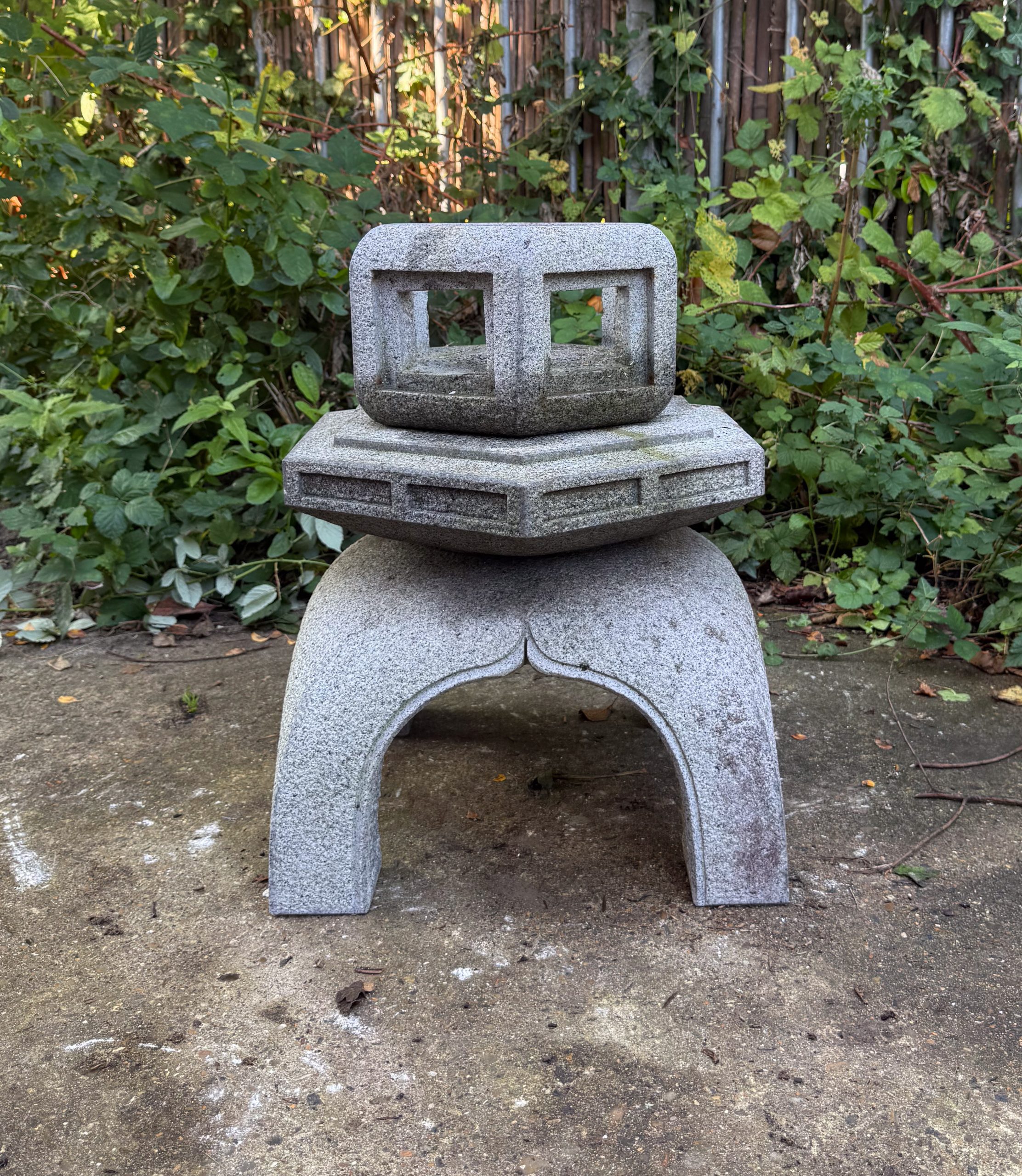 Granite garden lantern, known as a ‘Kaku Yukimi Ishidôrô’ - Image 6