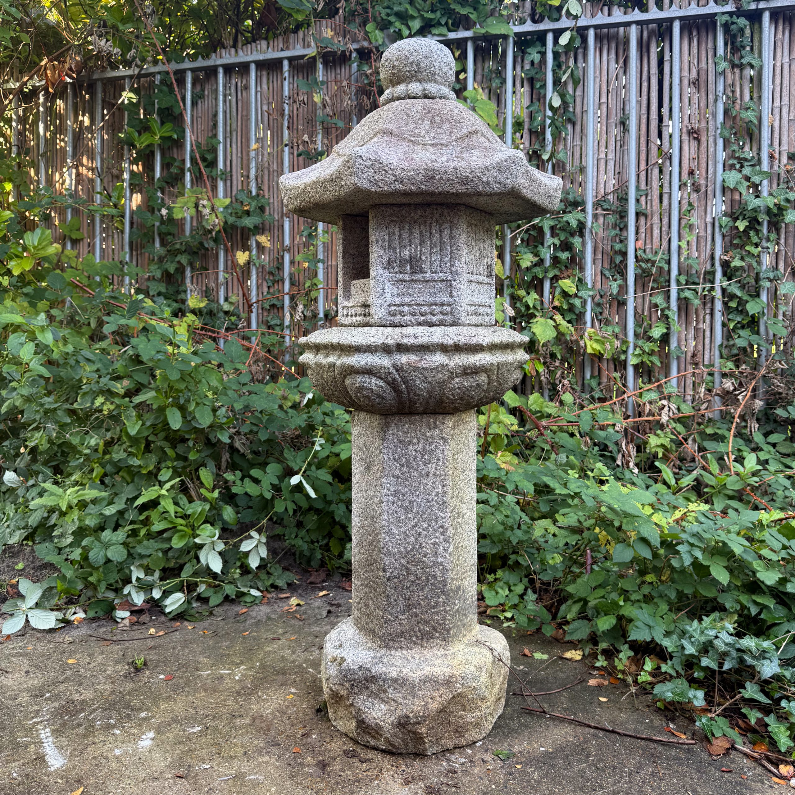 Five-part granite ‘buried’ garden lantern, known as Rokkaku ikekomi’dôrô - Image 3