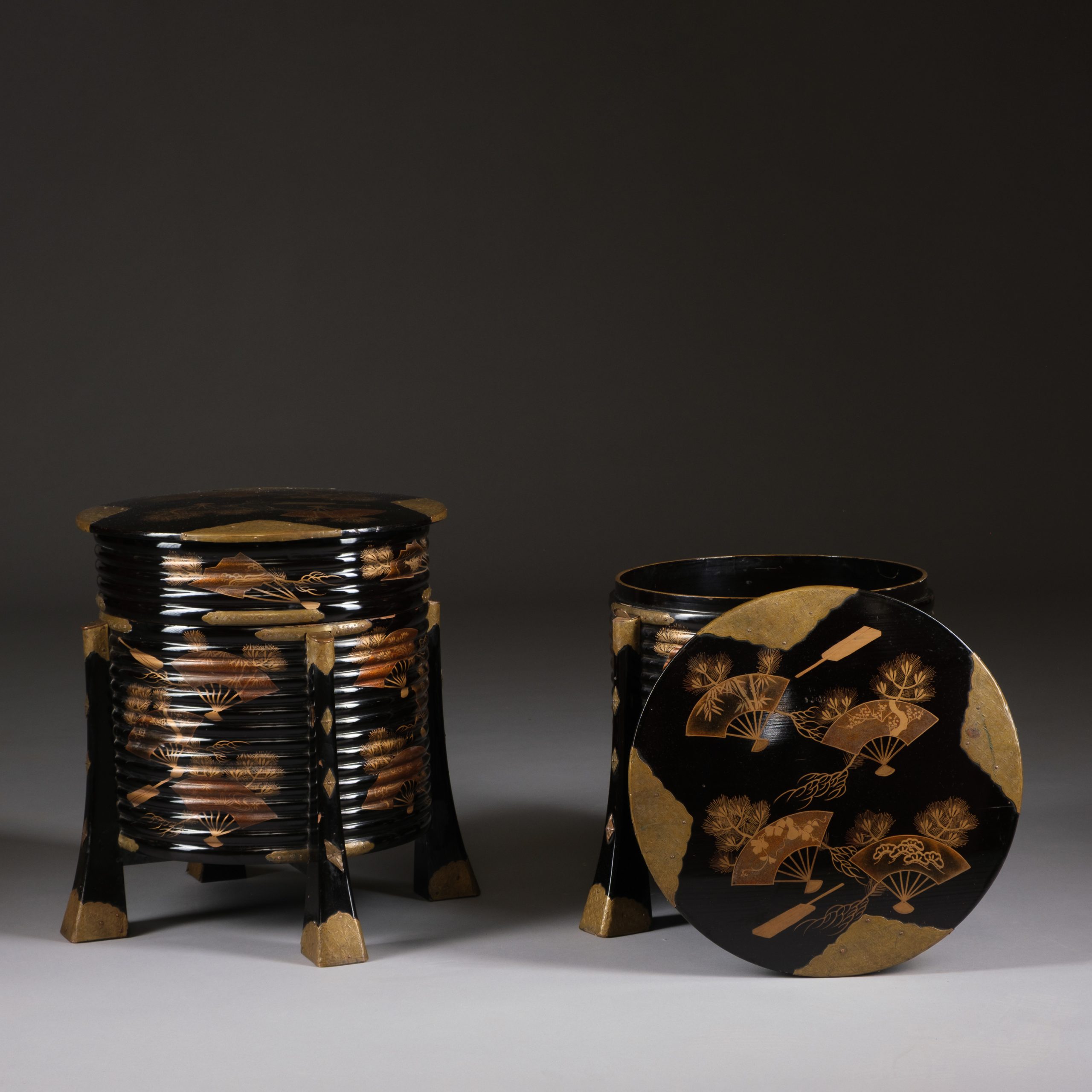 Pair of lacquered wooden hokai 行器 (covered portable food containers),