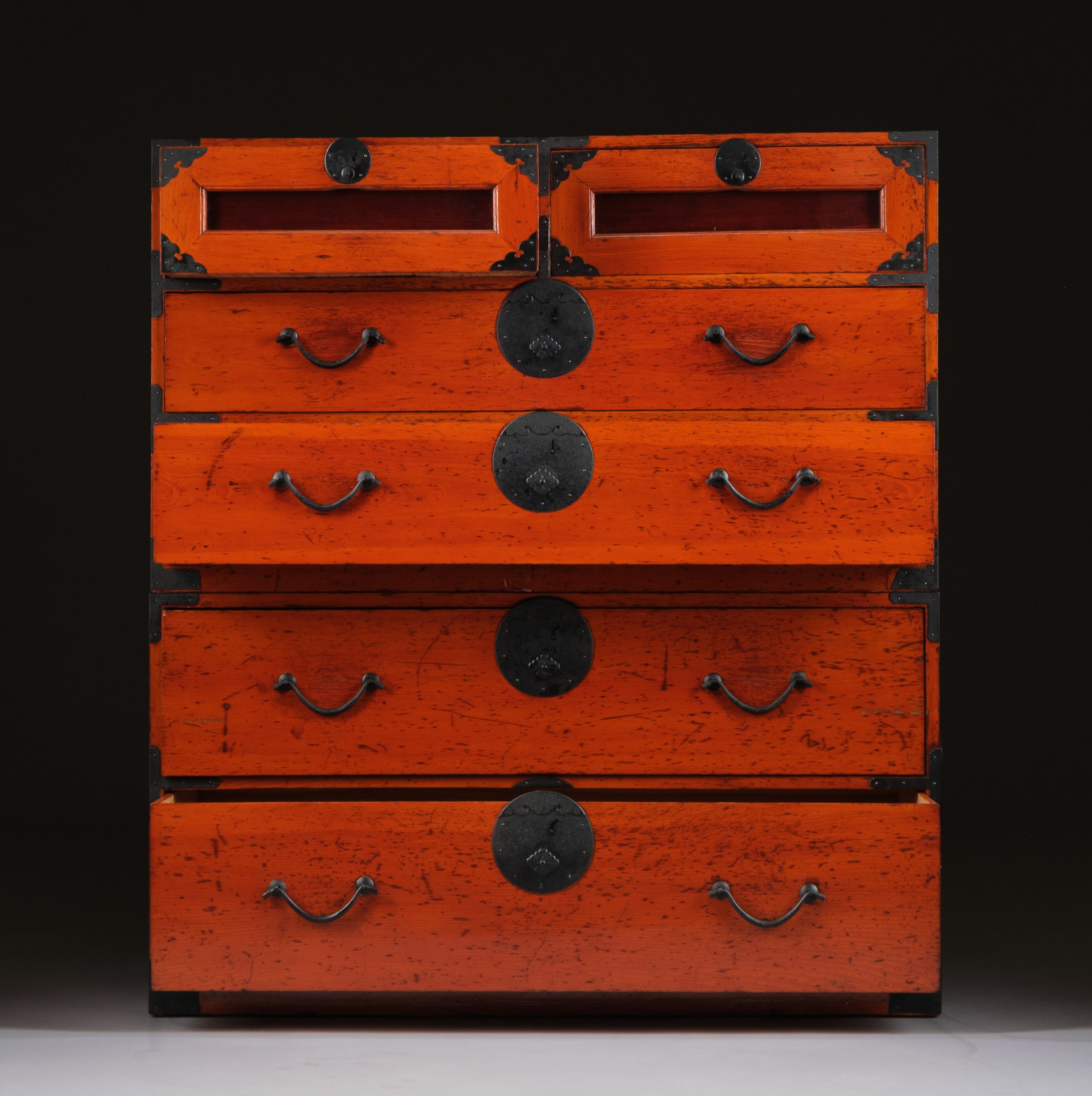 Red lacquered cabinet - Image 3