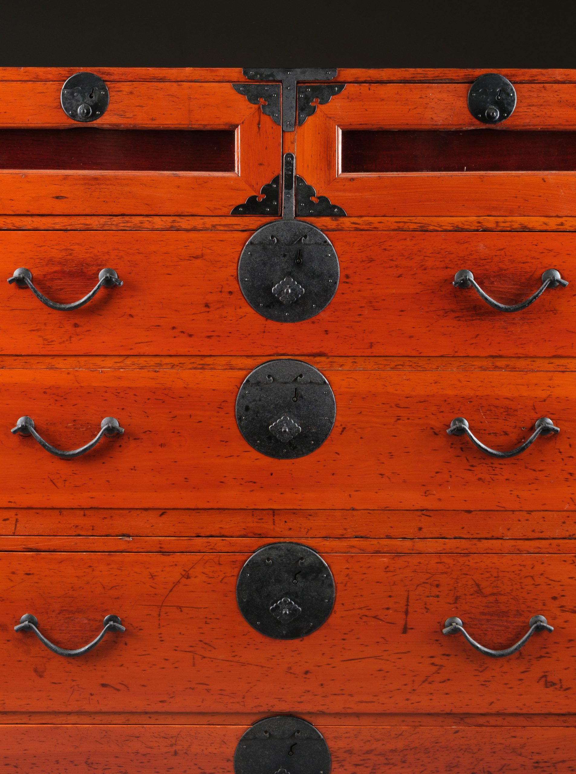 Red lacquered cabinet - Image 5