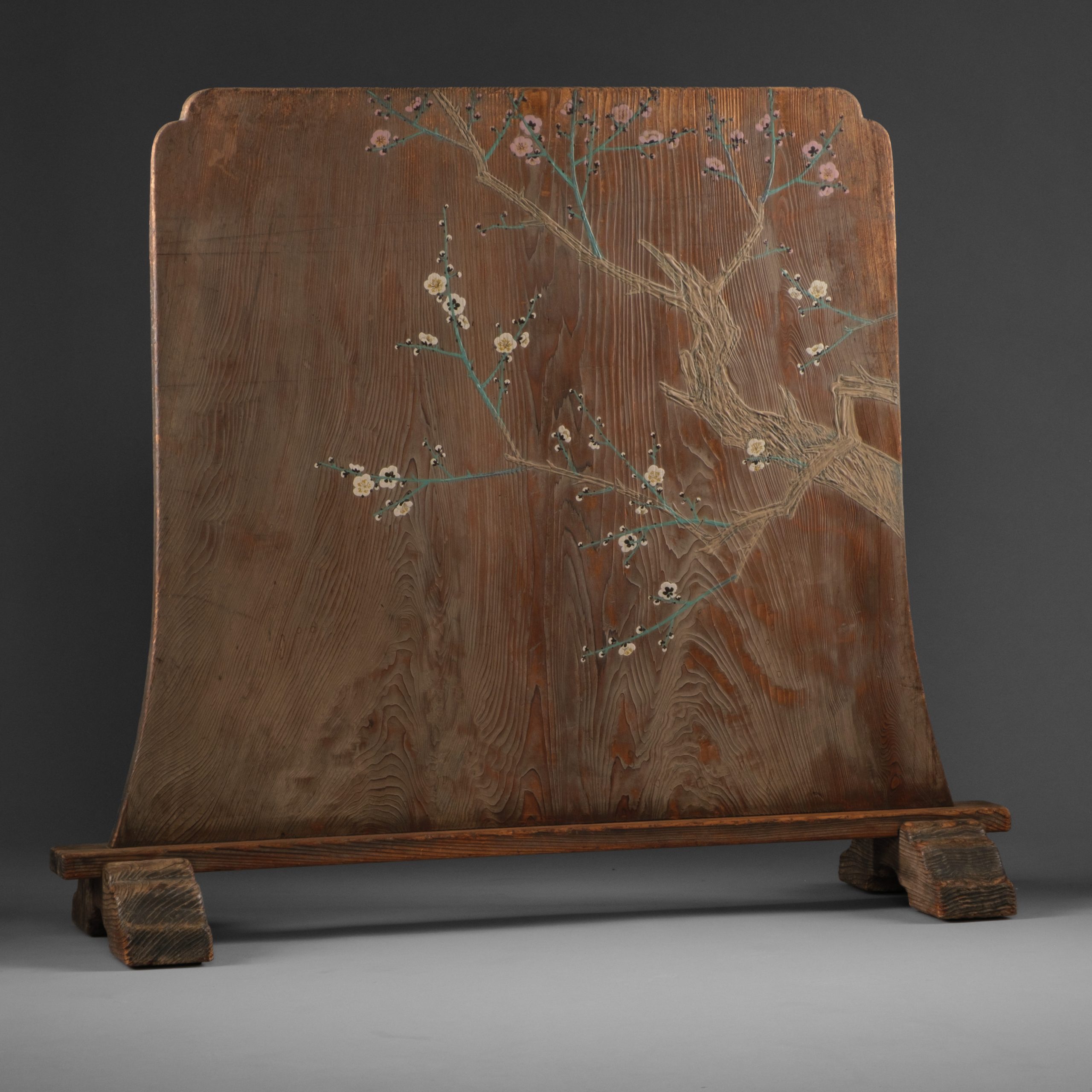 Freestanding screen