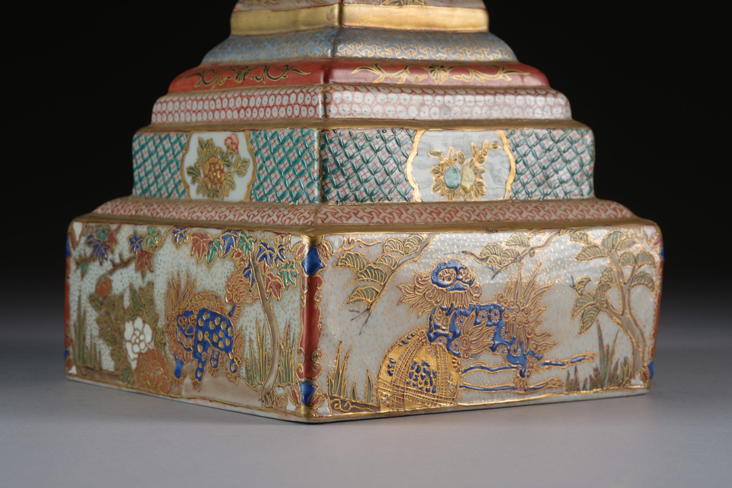 2-part Kutani porcelain lantern 燈籠 (tôrô) - Image 8