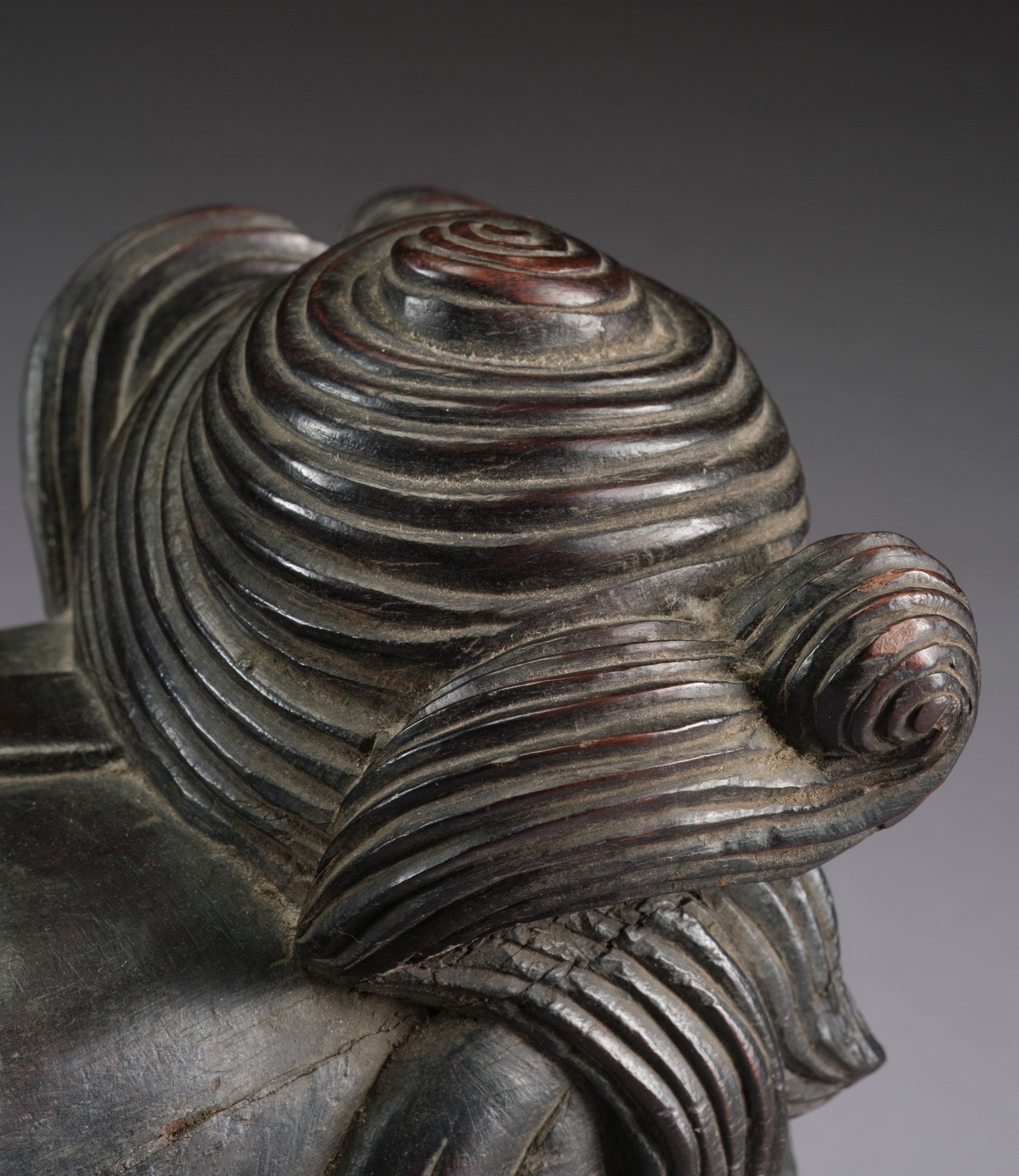 Pair of hardwood ornaments carved as shishi 獅子 (guardian lions) - Image 5