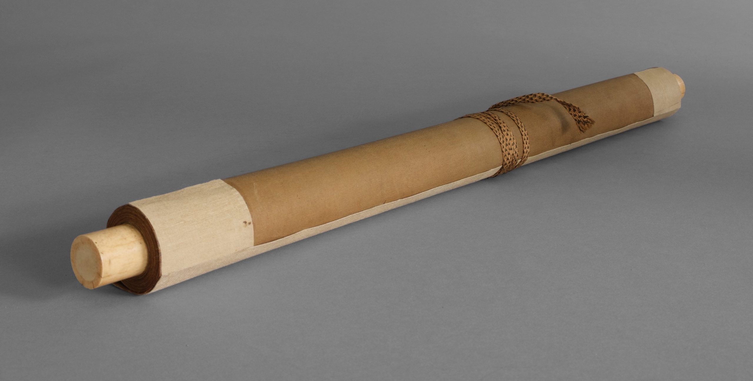 Hanging scroll of leaping koi - Image 11